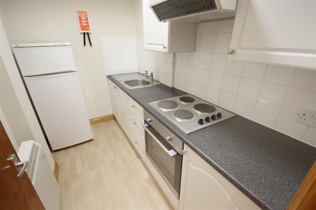 Property photo 2 of 5 Kitchen