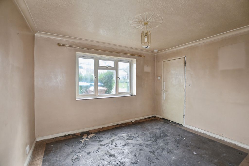 Property photo 3 of 18 27 Maddocks Close, Sidcup, Da14 5Jh