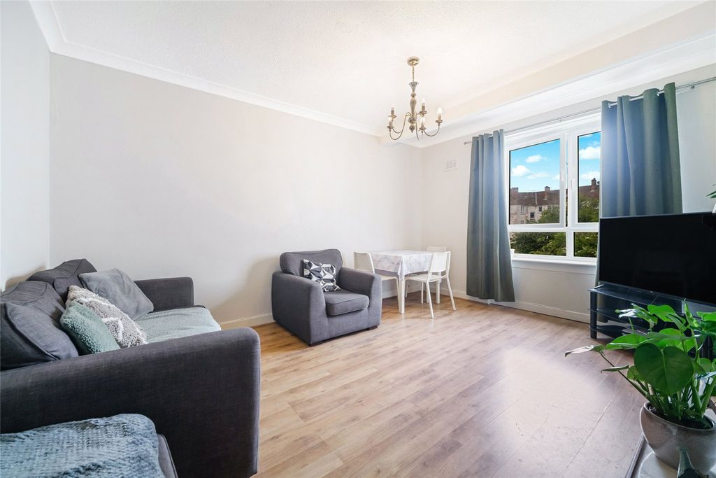 Property photo 2 of 14 2
