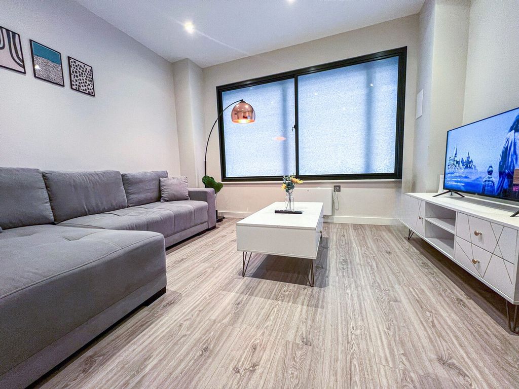 Property photo 1 of 19 Living Room