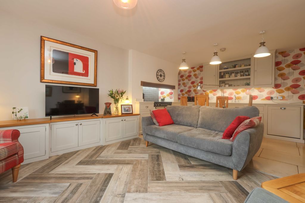 Additional image 5 of 2 bed flat for saleVictoria Road, Clevedon BS21