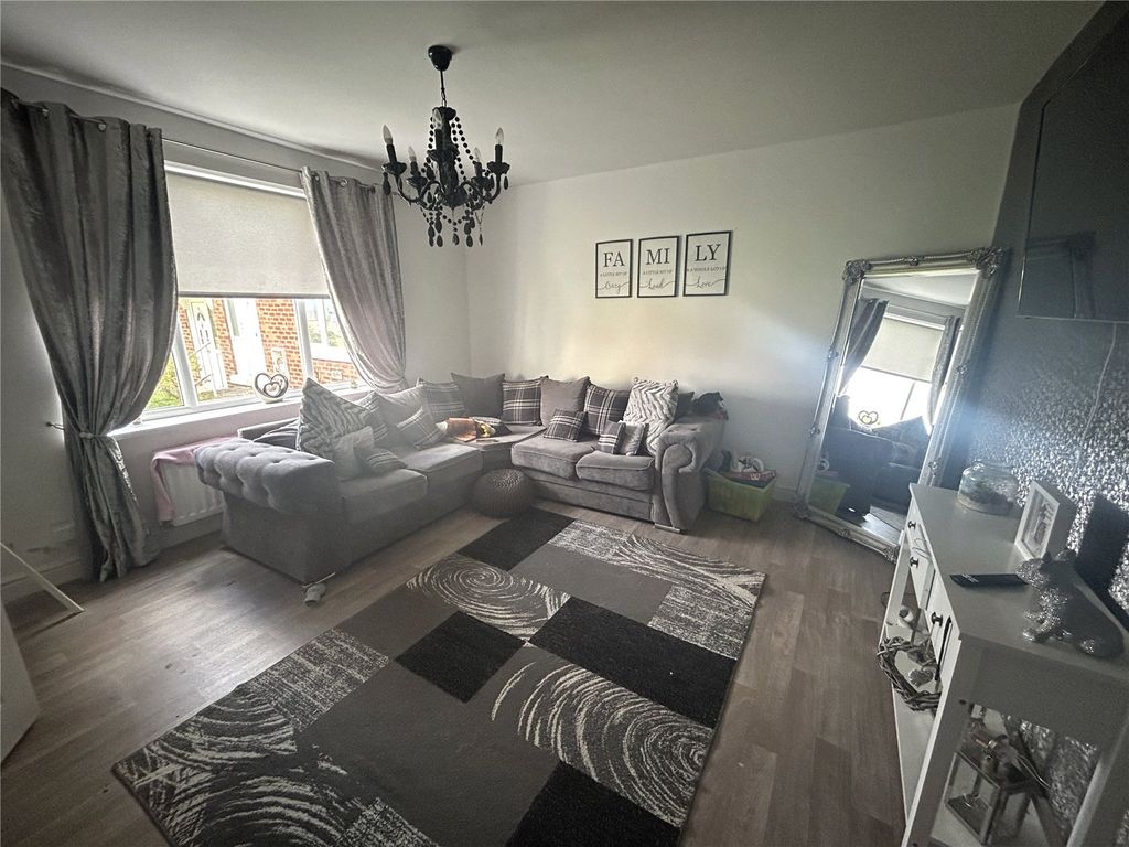 Property photo 3 of 18 Picture No. 02