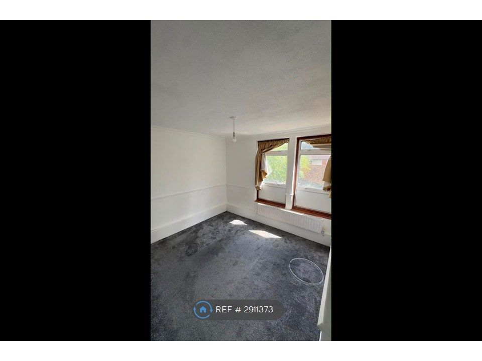Property photo 2 of 35