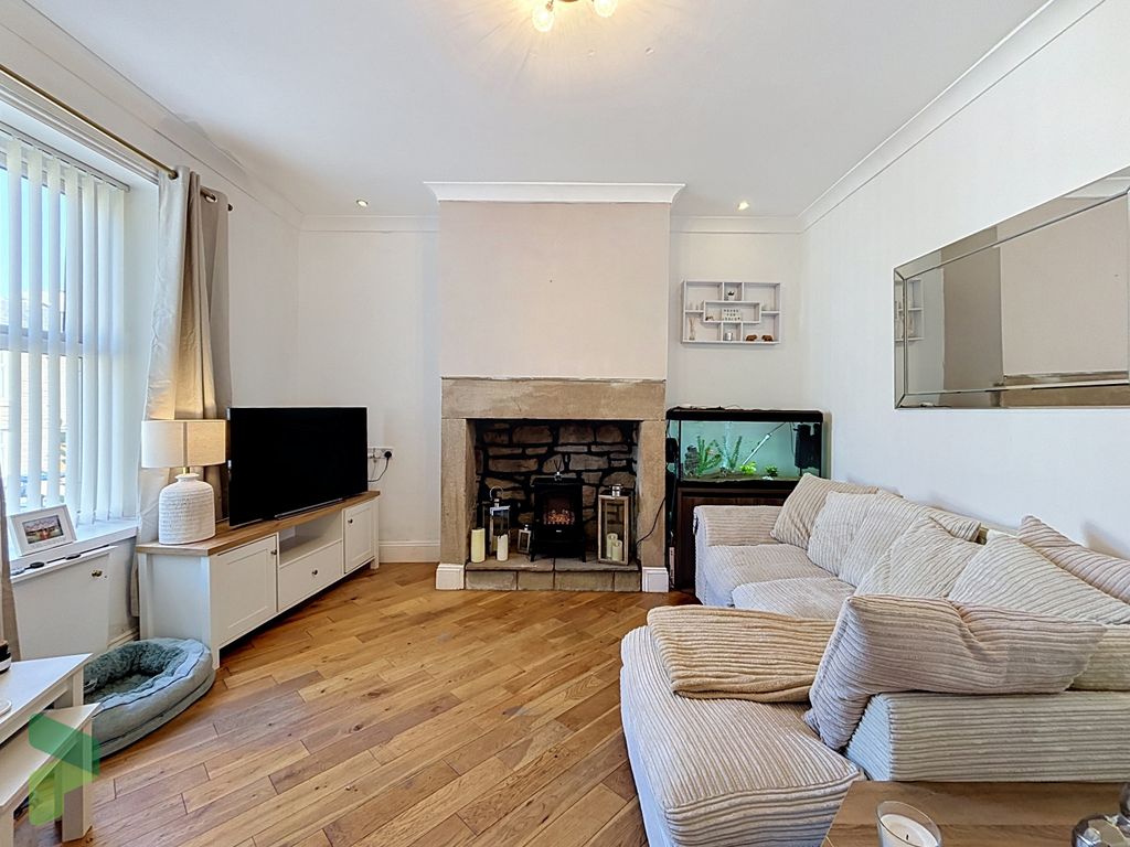 Property photo 3 of 18 Living Room