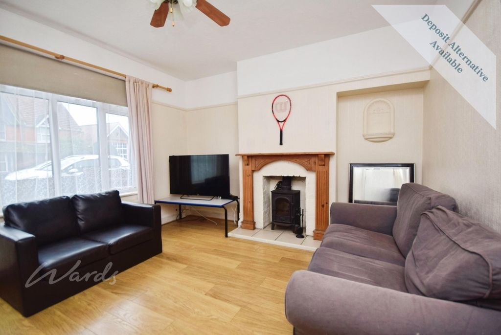 Property photo 2 of 13 Lounge