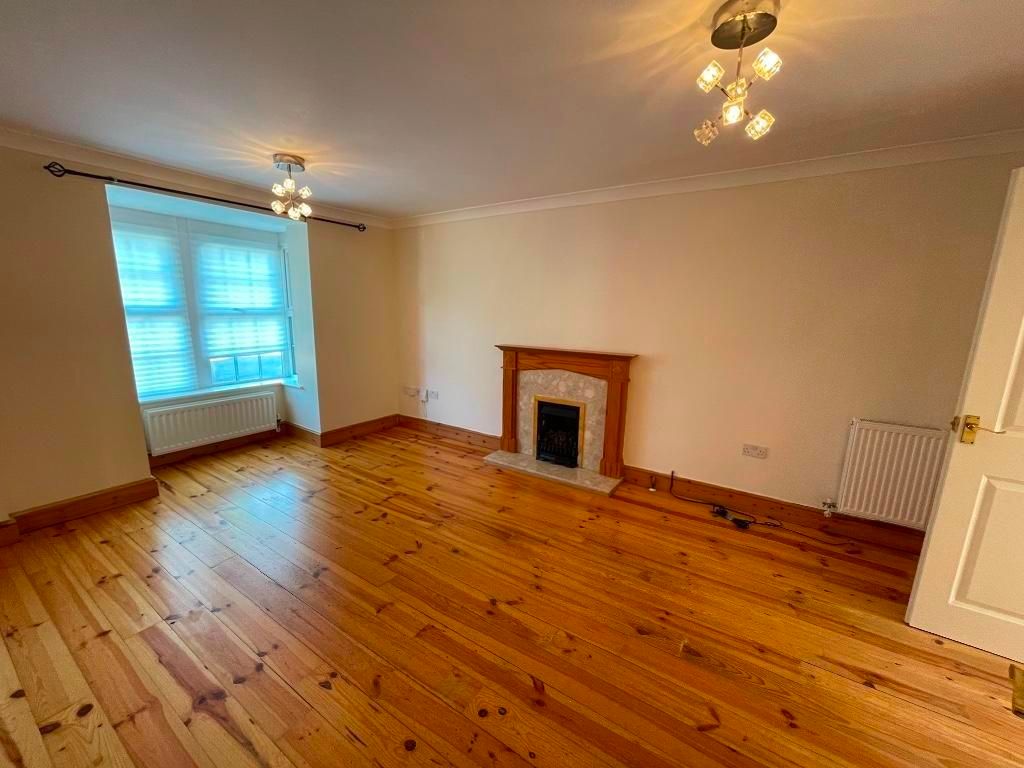 Property photo 3 of 25