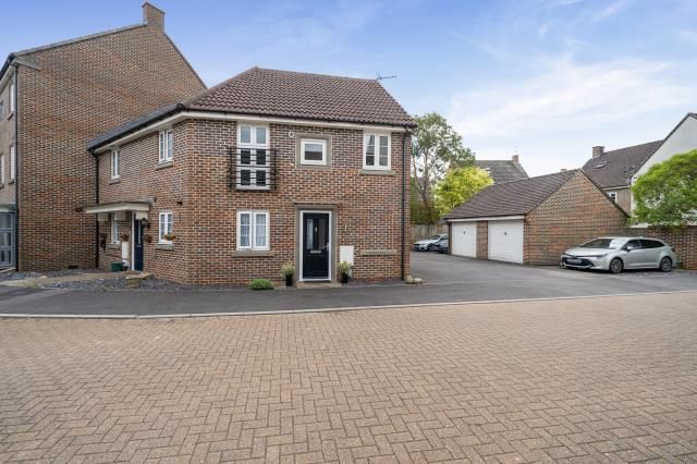 Property photo 1 of 19 External Front