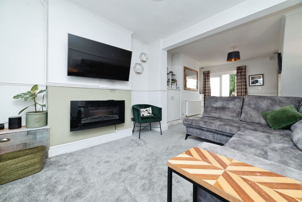 Property photo 2 of 17