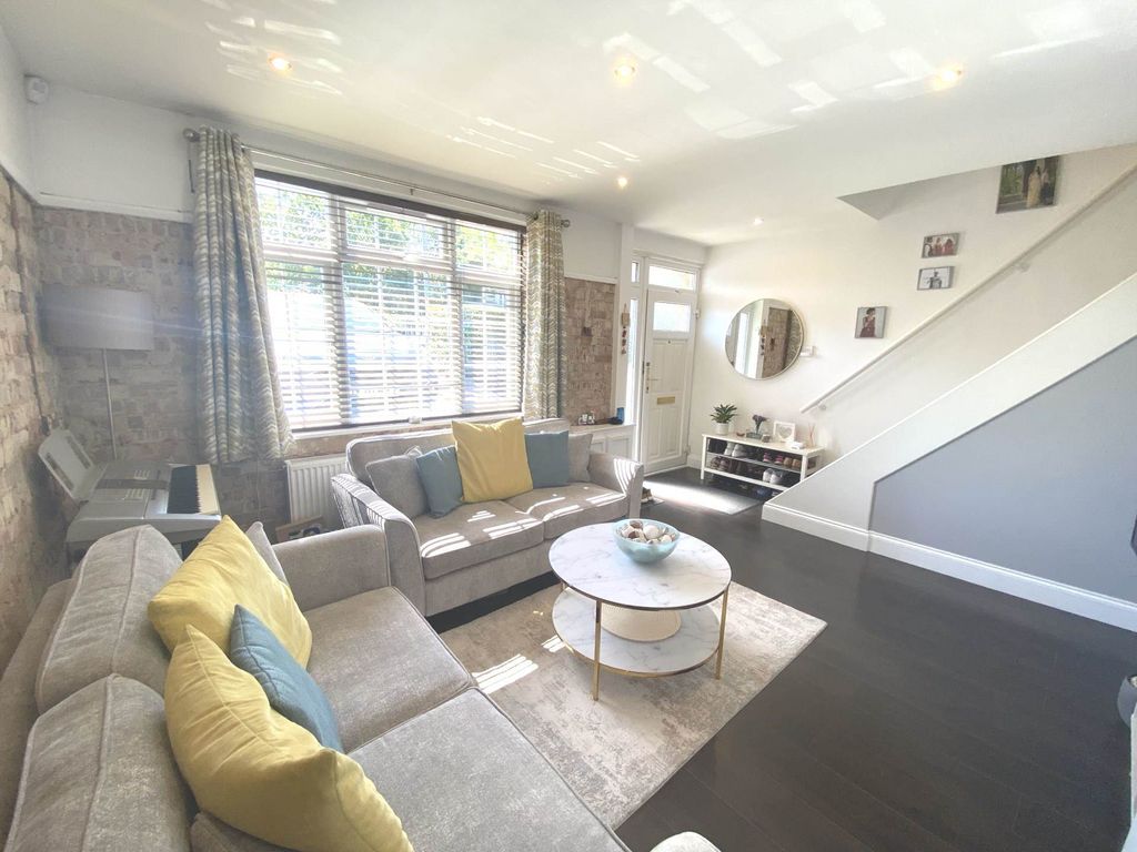 Property photo 3 of 17