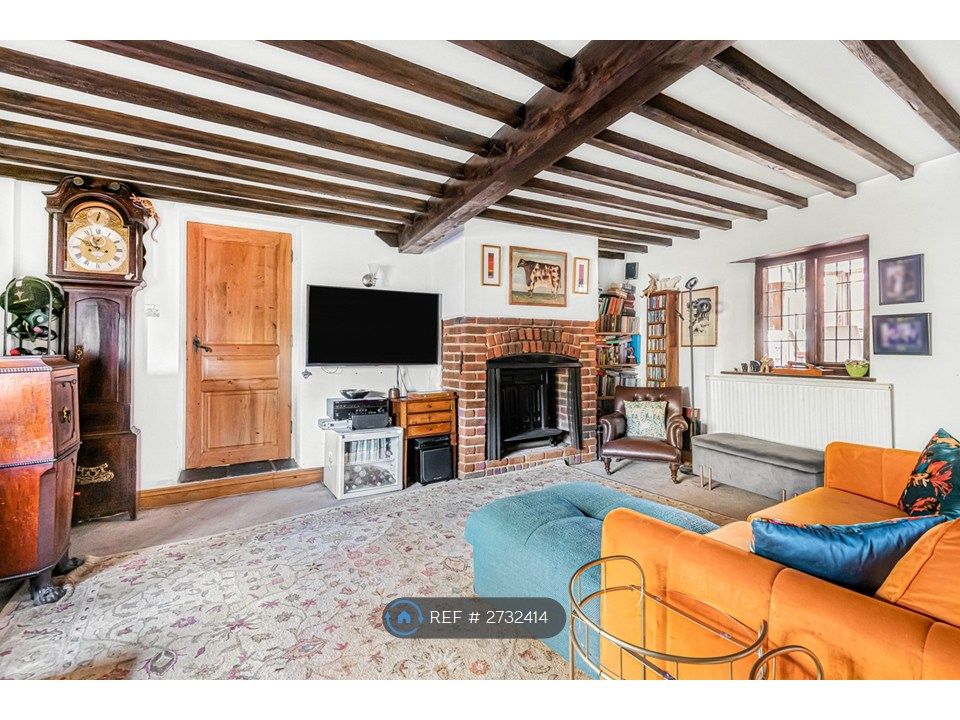 Property photo 3 of 20 Living Room