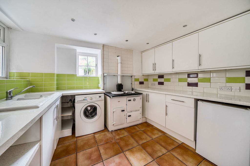 Property photo 2 of 21