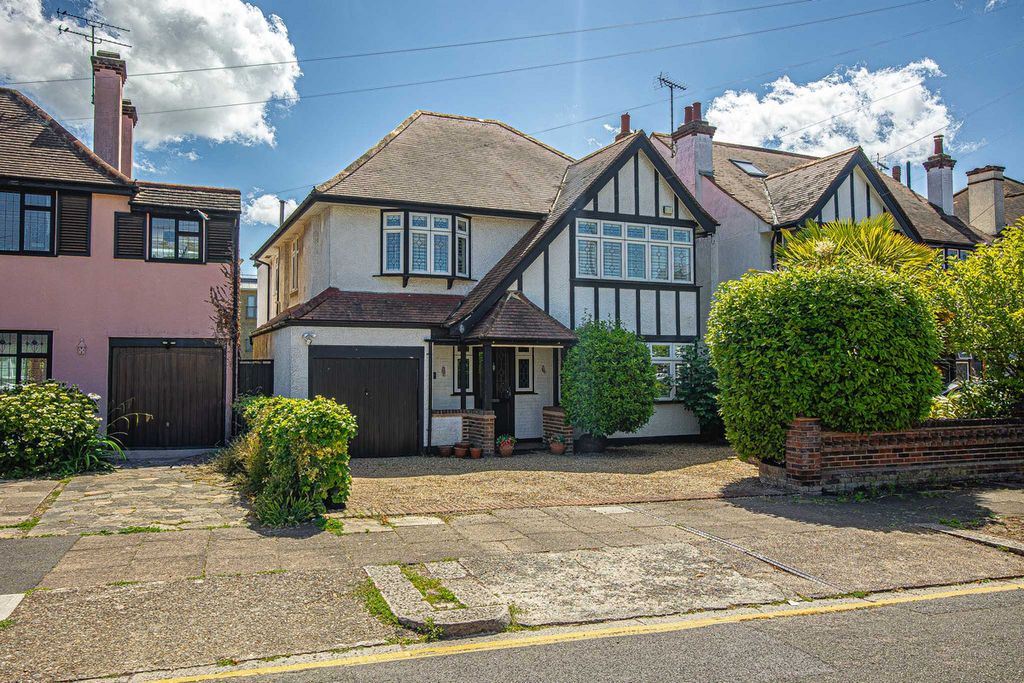 Property photo 1 of 41