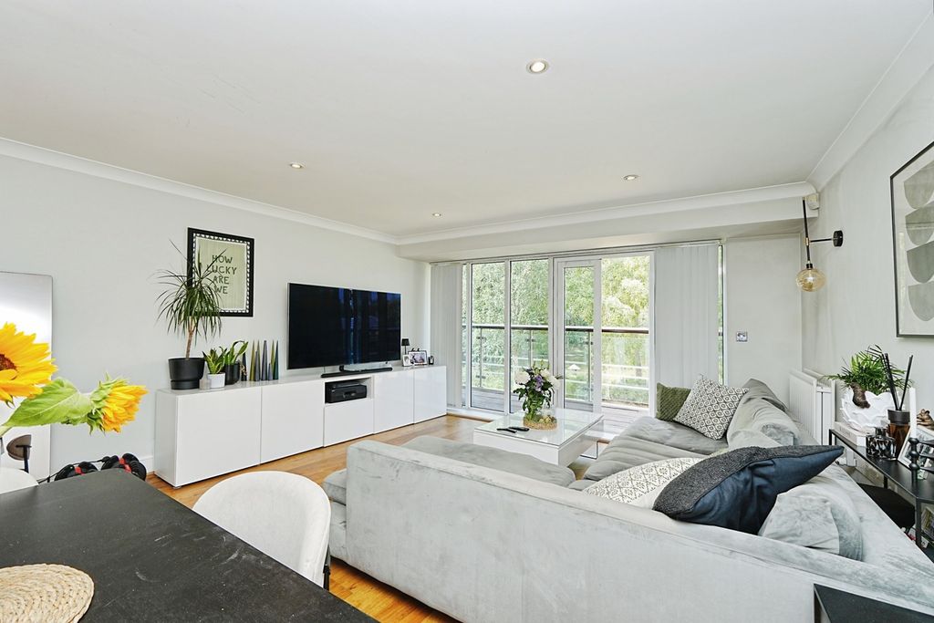 Property photo 1 of 21 Pbox-Img.Jpg