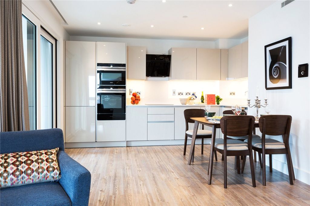 Property photo 1 of 11 Kitchen/Dining Area
