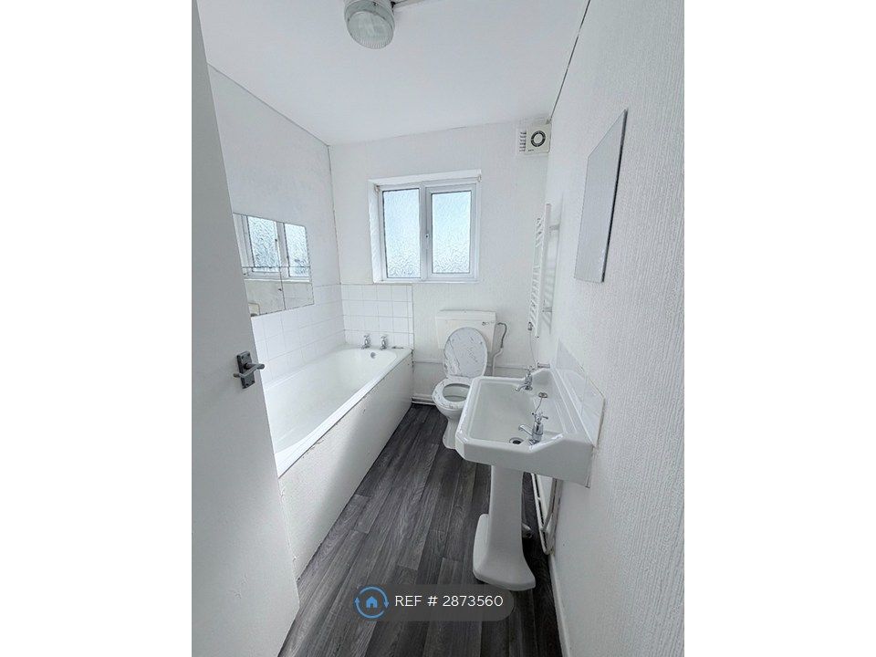 Property photo 1 of 6 Bathroom