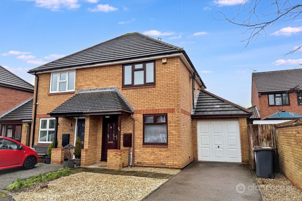 Property photo 1 of 18 4910733