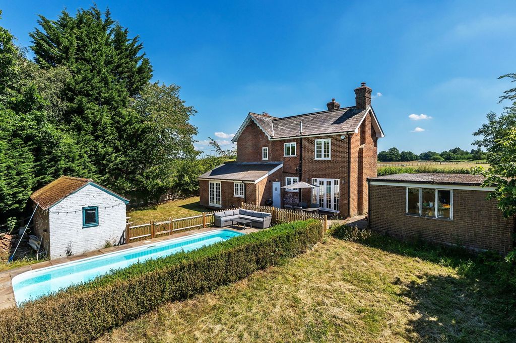 Property photo 1 of 37