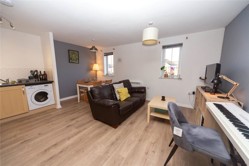 Property photo 2 of 12