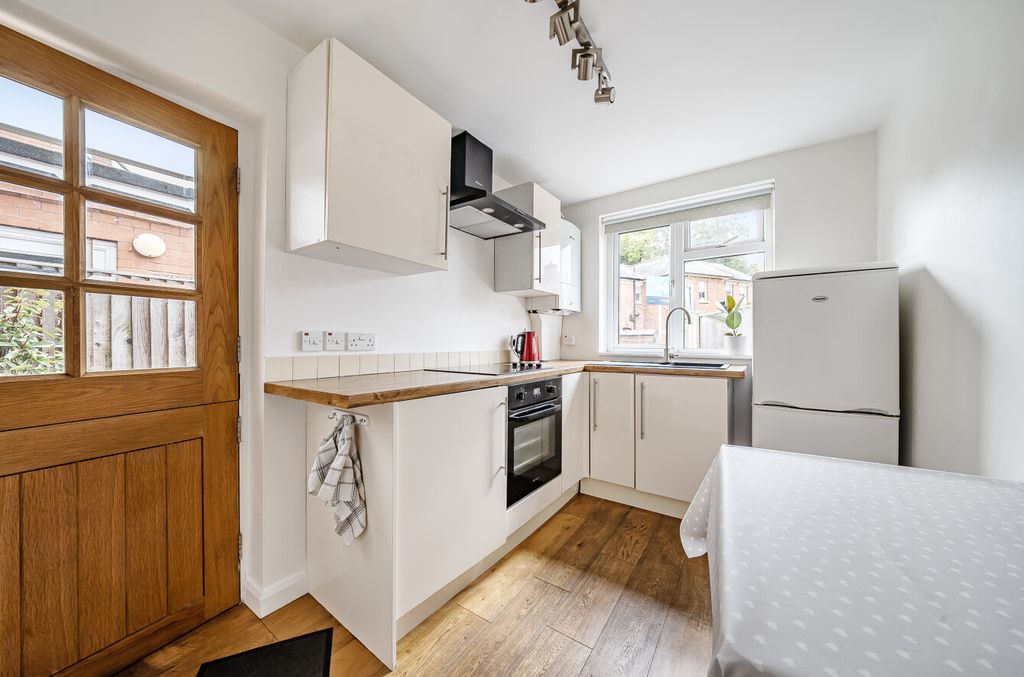 Property photo 2 of 10 1355955-9-68cc2c7Da6A48