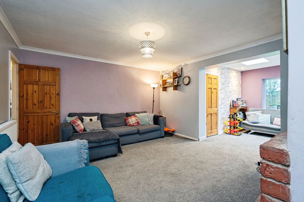 Property photo 3 of 19 Dsc03297