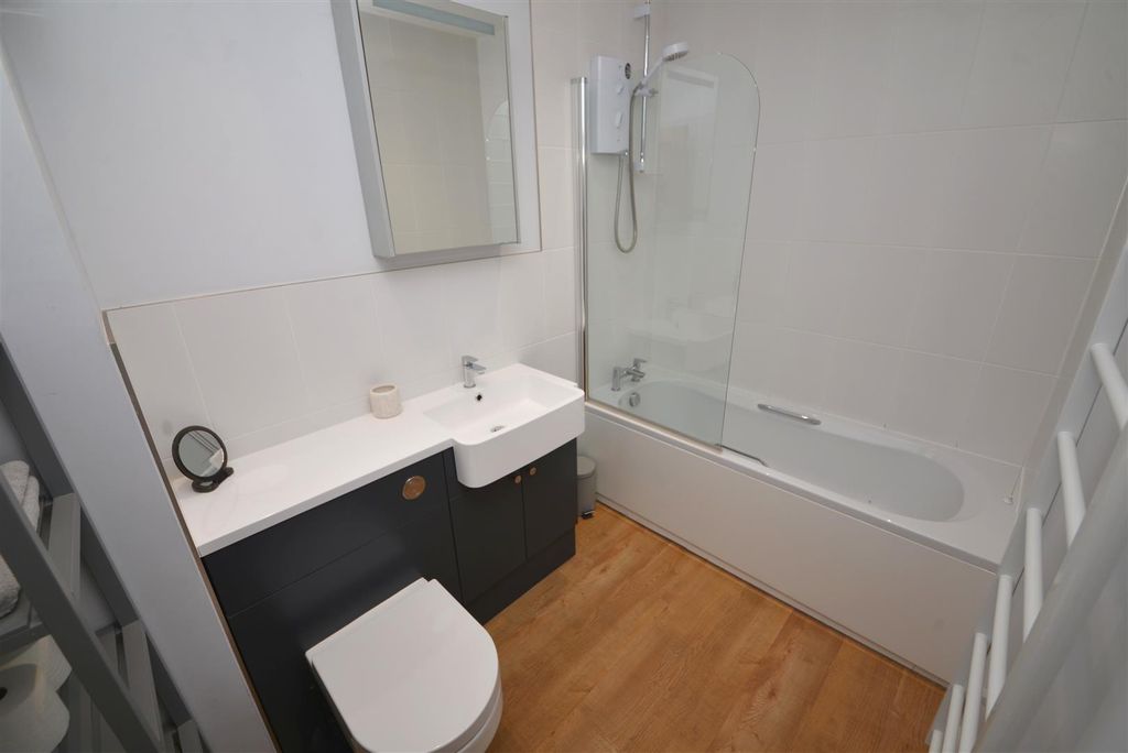 Additional image 11 of 1 bed flat for saleHigh Street, Tenby SA70