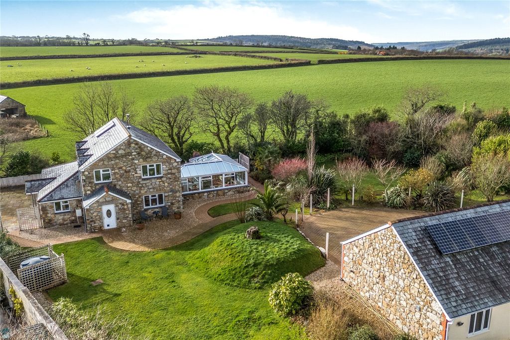 Property photo 2 of 27 Picture No. 32