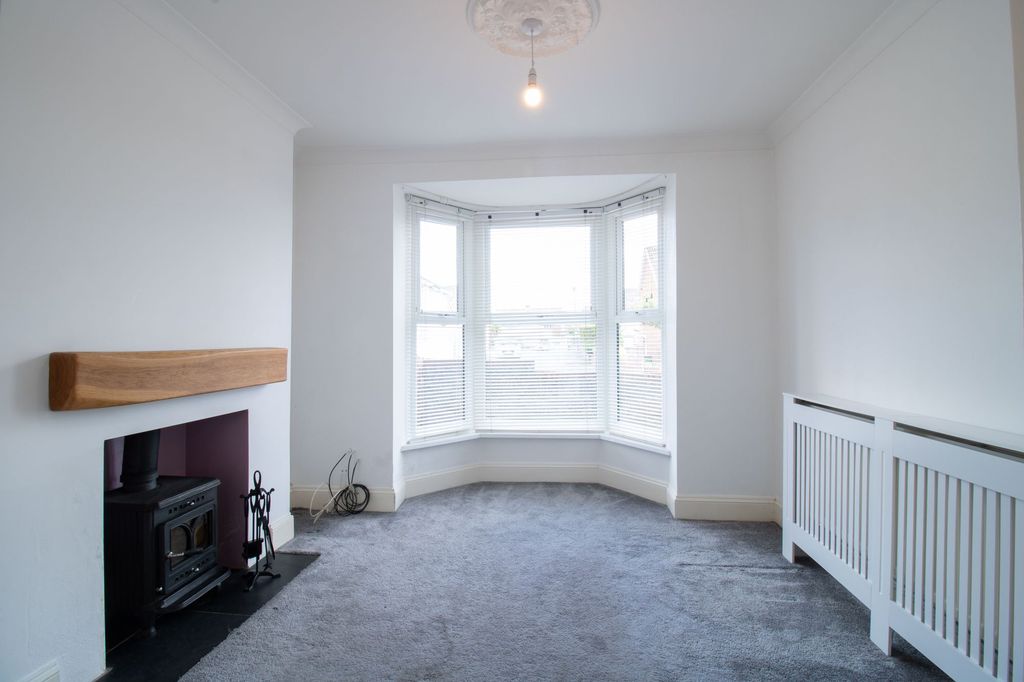 Property photo 3 of 33