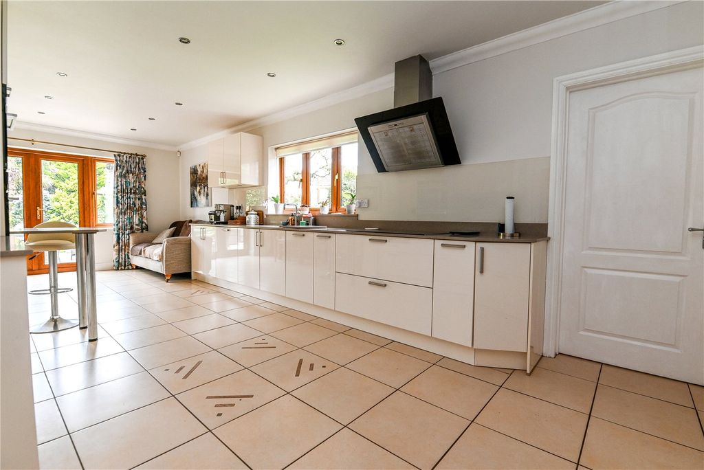 Property photo 3 of 29 Picture No. 06