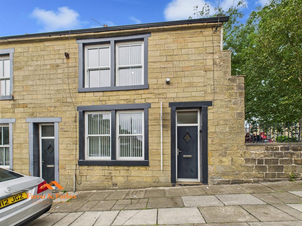 Property photo 1 of 13 Cam03956G0-Pr0118-Still013.Jpg