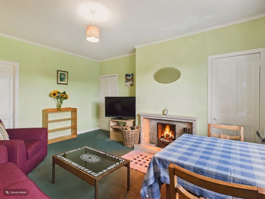 Property photo 3 of 27