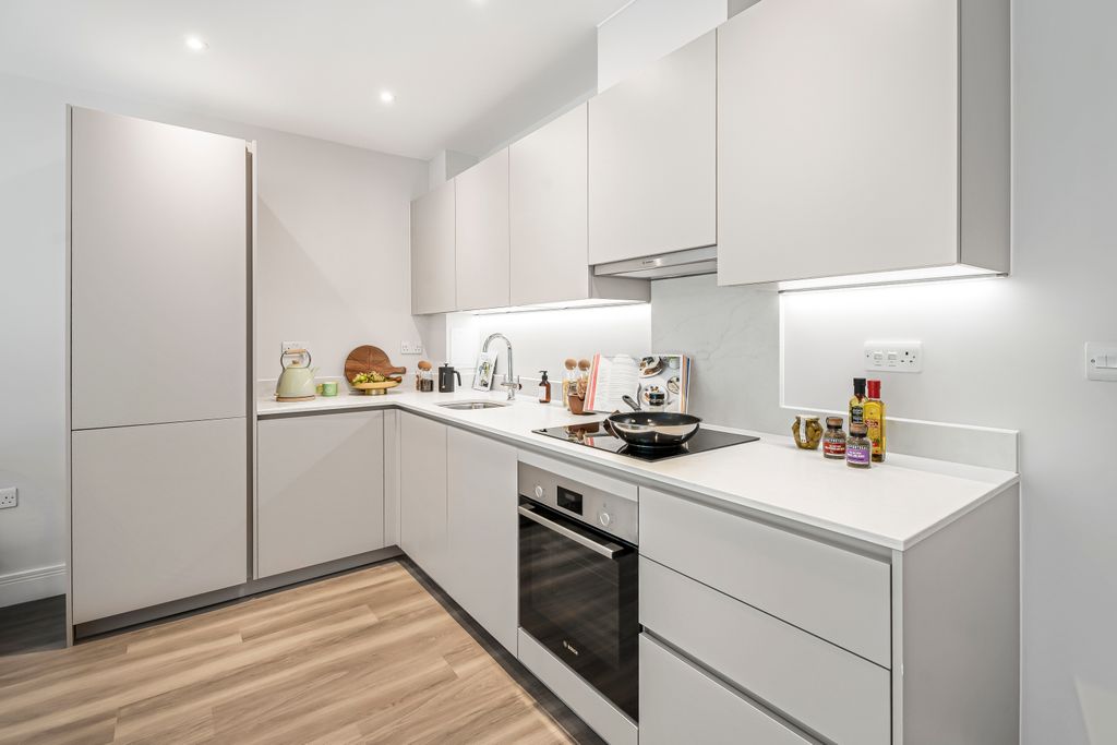 Property photo 3 of 9 Show Home