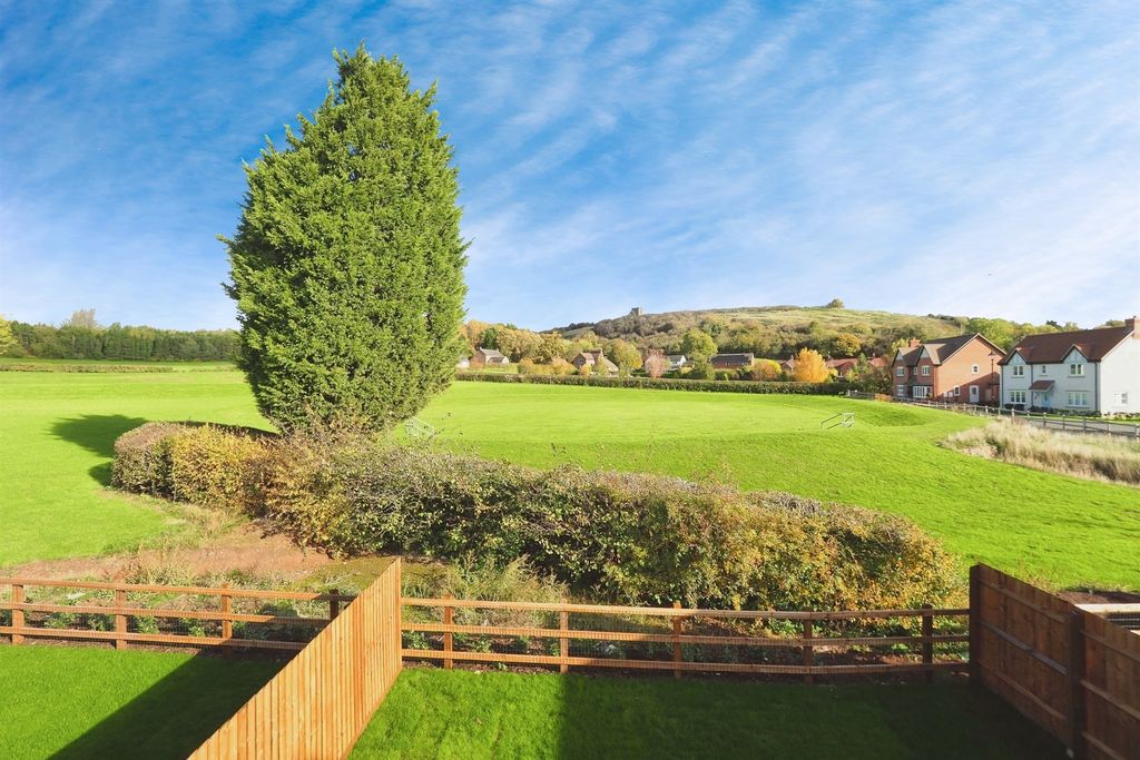 Property photo 3 of 17