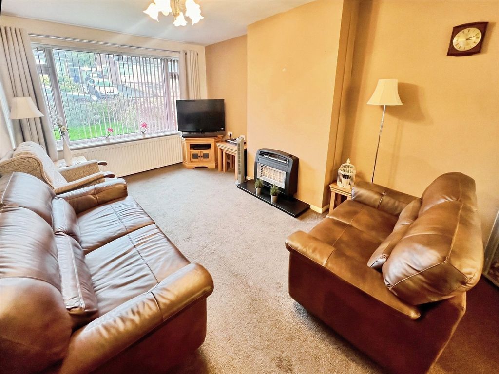 Property photo 2 of 14 Lounge