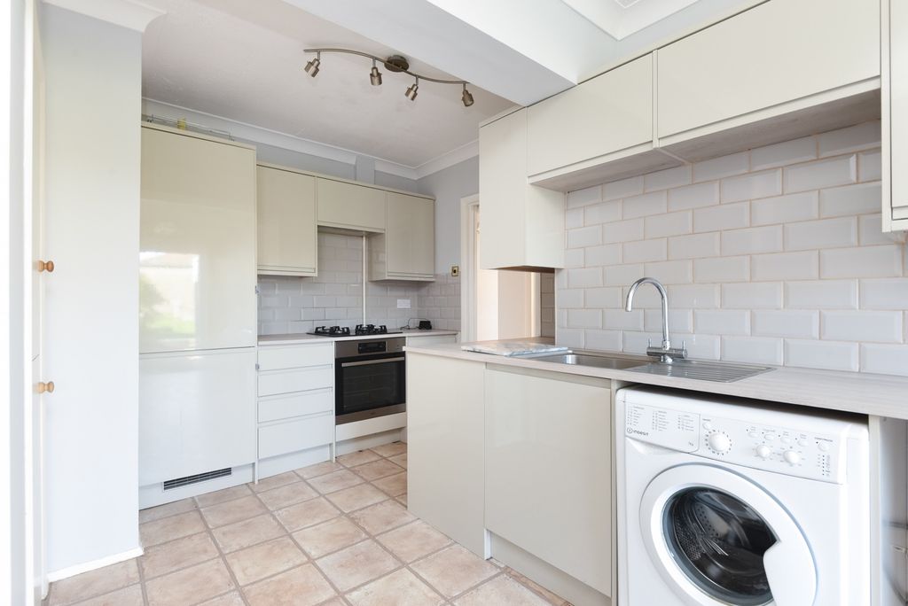 Property photo 2 of 11 44378010