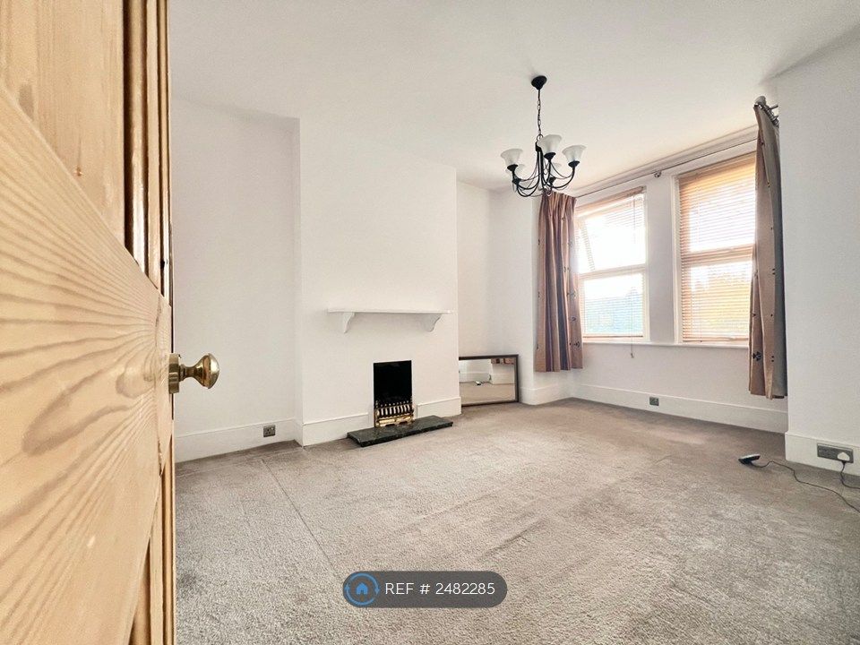 Property photo 1 of 30 Living Room/Double Bedrooms