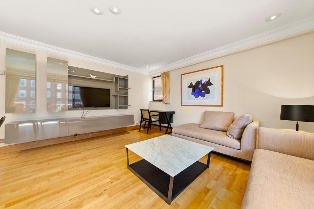 Property photo 3 of 10 Living Room