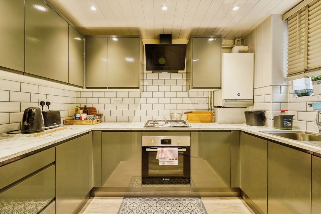 Property photo 3 of 15 Kitchen