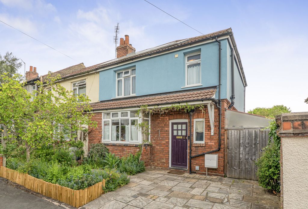 Property photo 1 of 13 1450555-17-69Fc83...