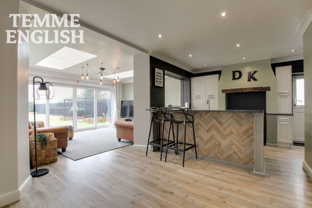 Property photo 3 of 33