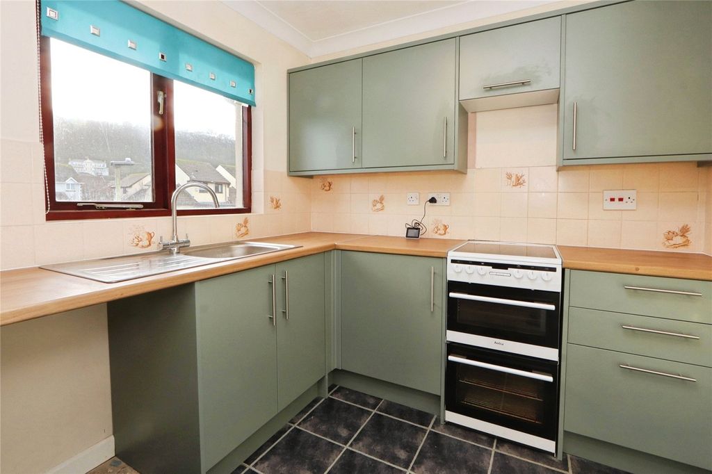 Property photo 3 of 7 Picture No. 12