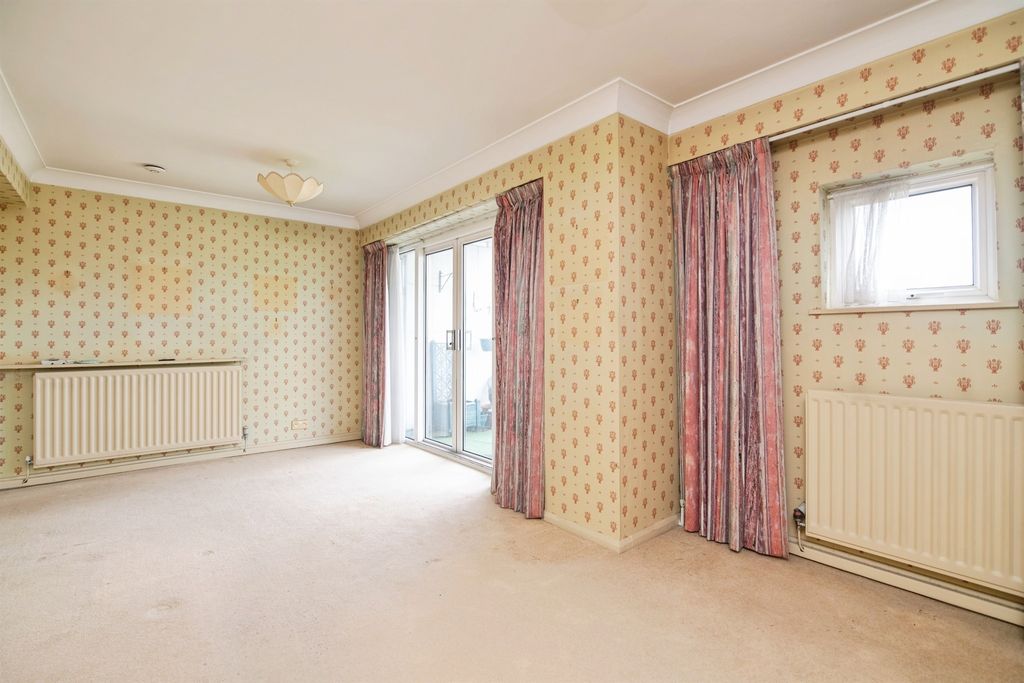 Property photo 3 of 16