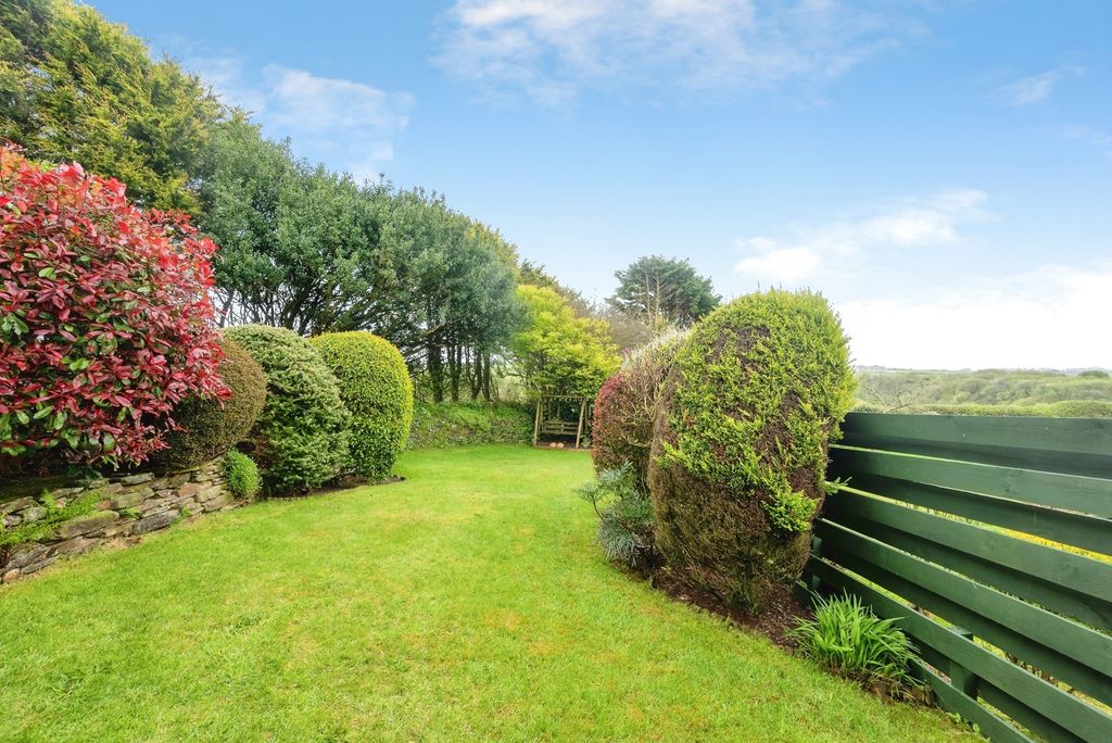 Property photo 2 of 21 Pbox-Img.Jpg