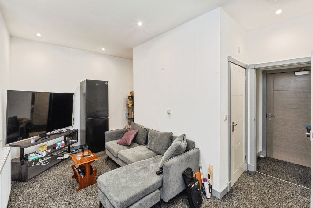 Property photo 2 of 14 Pbox-Img.Jpg