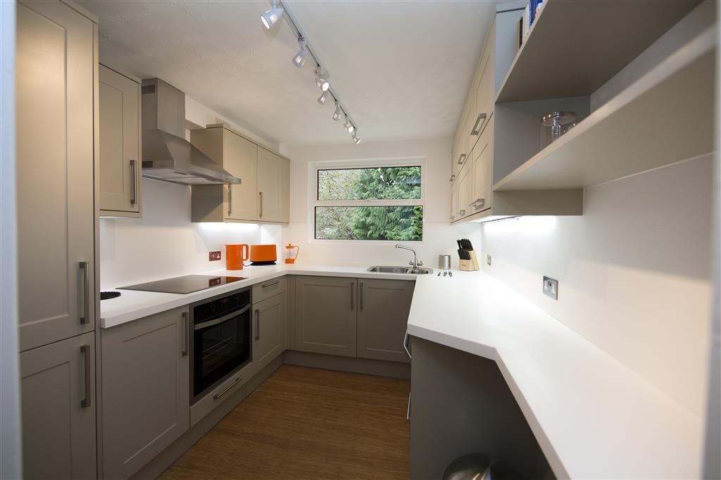 Property photo 1 of 7 Kitchen