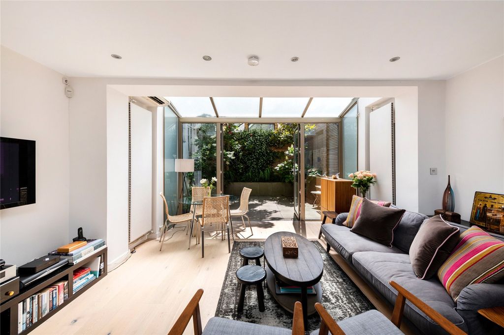 Property photo 2 of 15 Picture No. 02