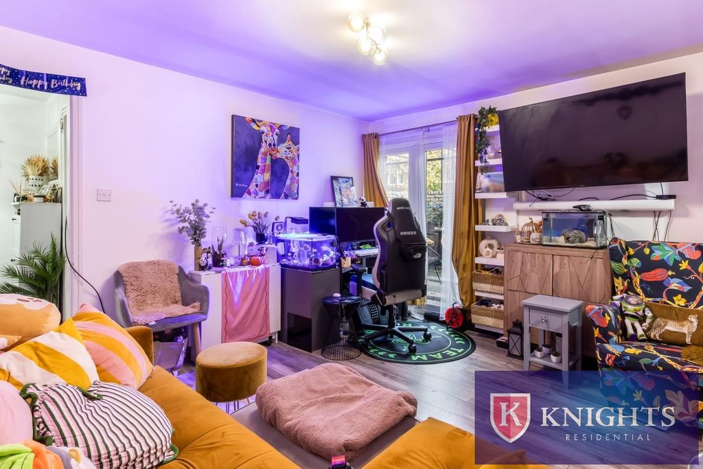 Property photo 3 of 11