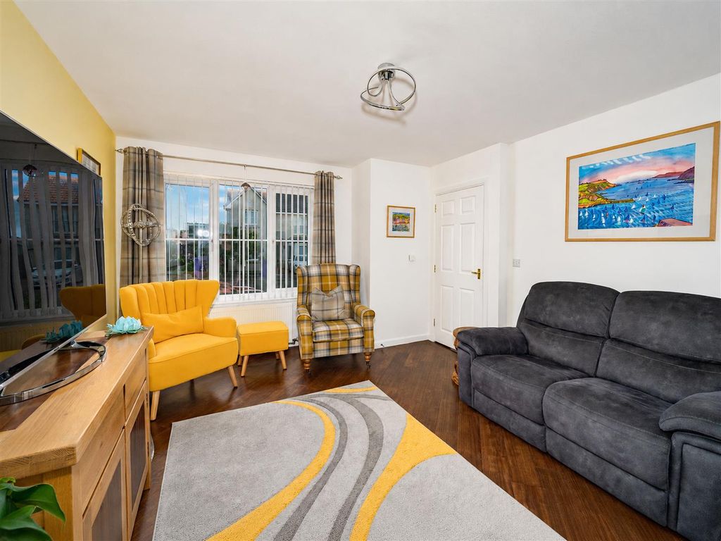 Property photo 3 of 21 27 Provost Milne Gardens Arbroath-4.Jpg