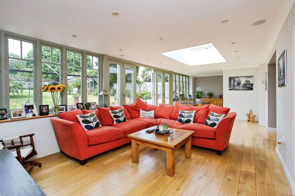 Property photo 2 of 19 Photo