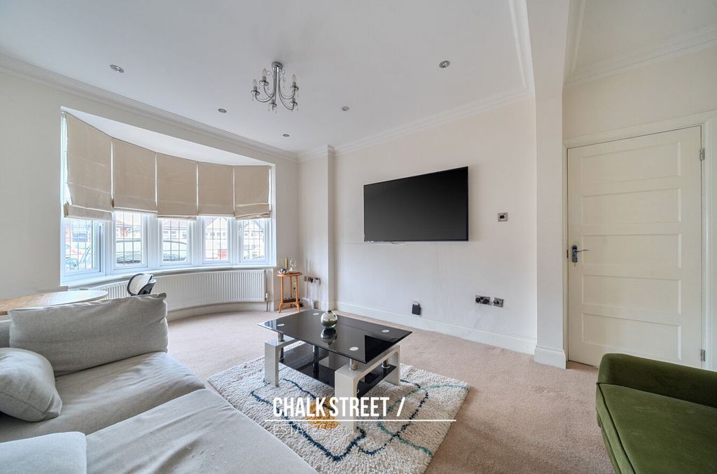 Property photo 2 of 30