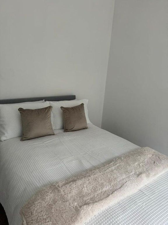 Property photo 2 of 22 Bedroom